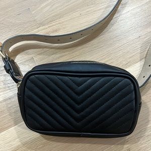 Black belt bag